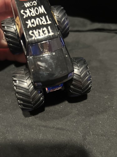 2019 Monster Jam Bounty Hunter Monster Truck 1:64, Blue Base - Picture 11 of 11