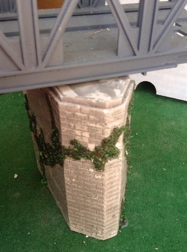 Brick Style Bridge support pier -OO Scale HO Scale 85mm Foliage Detail NY11 - Picture 9 of 9