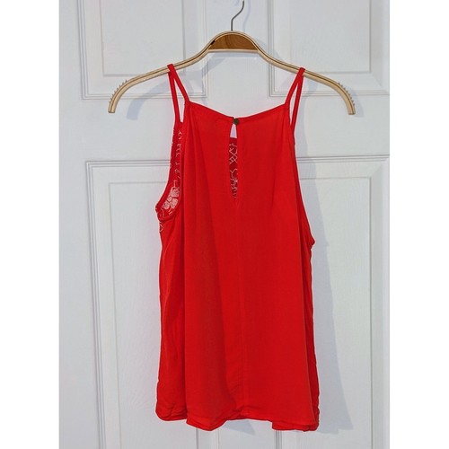 Camicetta senza maniche Love On A Hanger Halter top ricamata floreale rossa media nuova senza etichette - Foto 5 di 9