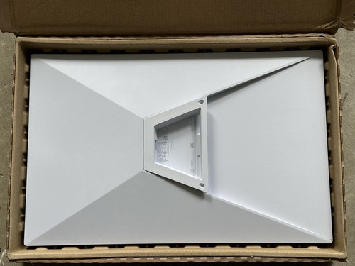 Starlink V3 Satellite Dish Kit with Router - UTA-232 & UTR-232 - New, Open Box - Afbeelding 3 van 8