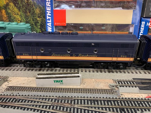 LOUISVILLE & NASHVILLE F3 A/B/B/A DIESEL SET MTH PREMIER O GAUGE FREE SHIPPING. - Picture 5 of 11