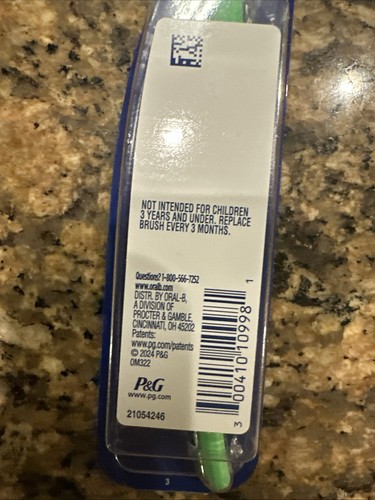 5 Pack ORAL-B Toothbrushes Advanced Clean/ INDICATOR SOFT - Picture 2 of 2