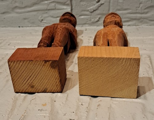 Vintage Hand-Carved Wooden Figurines Of Two Old Men With Their Hands in Pockets - Picture 6 of 12