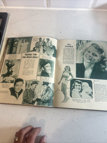 PICTURE SHOW ANNUAL - Pub. THE AMALGAMTED PRESS - Hardback - Picture 5 of 10