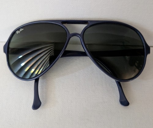 Vintage B&L Raybans Navy Blue Frame Lens No Scratch Cats Aviator with Case
