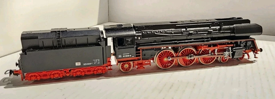 PIKO HO Scale 4-6-2 Steam Locomotive BR01 - Image 4 of 4