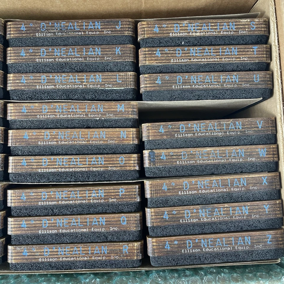 Juego completo de 52 troqueles de madera Accucut Ellison alfabeto mayúscula e inferior 5X6ea Foto 3 de 4