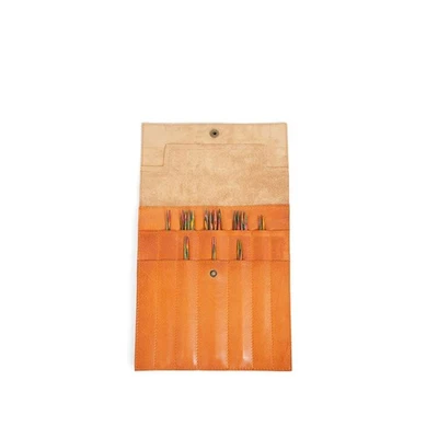 muud Oslo Stricknadeletui Leder 22x19 cm in Whisky