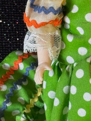 1970er Jahre Madame Alexander BRASILIEN SÜDAMERIKANISCHE Mädchen Puppe 8 Zoll internationale Serie - Bild 10 von 18
