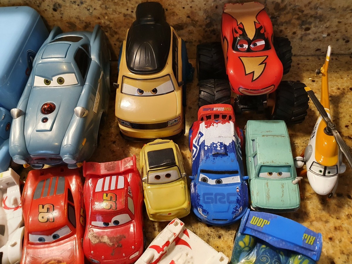 Lot of 23 Disney Pixar CARS Planes DIECAST VEHICLES LOT Race Cars,  Helicopter