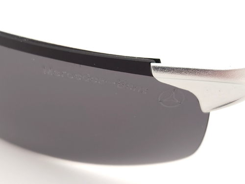 Gafas de sol polarizadas Mercedes Benz brazo flexible de metal deportivas sin montura plateadas humo MB2 - Imagen 8 de 10