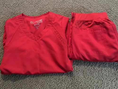 Grey’s Anatomy By Barco Red Active Scrub Set XXS Top/XS Bottoms - Foto 2 di 4