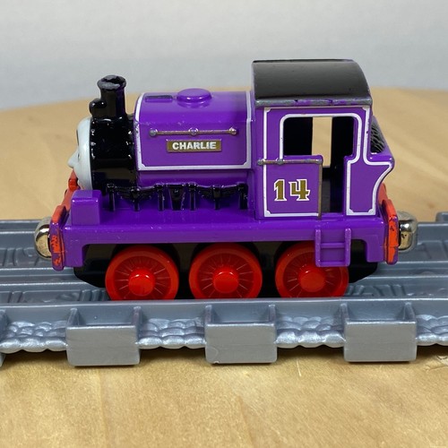 Thomas the Tank Engine - Take and Play Engines - Free Postage - Select Engine  - Picture 122 of 1,270