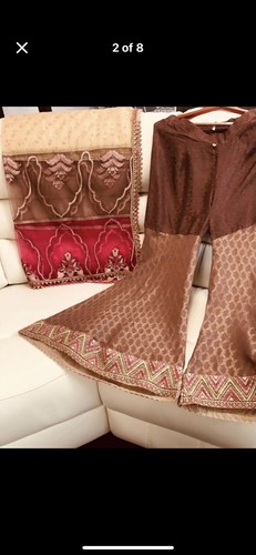 Pakistani Three Pieces Dress . Medium Size .Beautiful Work. - Picture 2 of 6