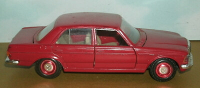 1/35 Scale 1976 Mercedes 200-280E W123 Sedan Diecast Model