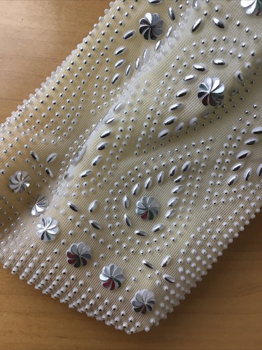 Bolso de pulsera vintage con cuentas plegable largo metal abertura superior crema plateado - Imagen 4 de 10