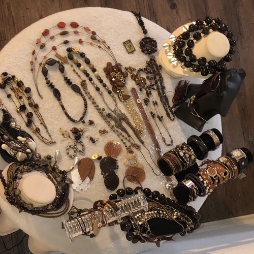 Vtg To Mod BROWN Jewelry Treasure Grab Bag Mixed Lot of 70+Jewelry {ALL Wearable - 第 23/24 張圖片