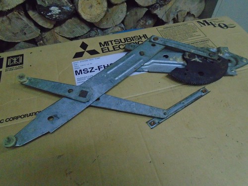 1970 Cadillac Fleetwood  4 Door RH back  Window Regulator- Excellent Used Cond. - Picture 1 of 5