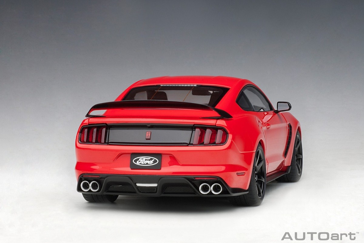 2017 FORD MUSTANG SHELBY GT350R RACING RED NO STRIPES 1:18 2017 FORD MUSTANG SHELBY GT350R RACING RED NO STRIPES 1:18