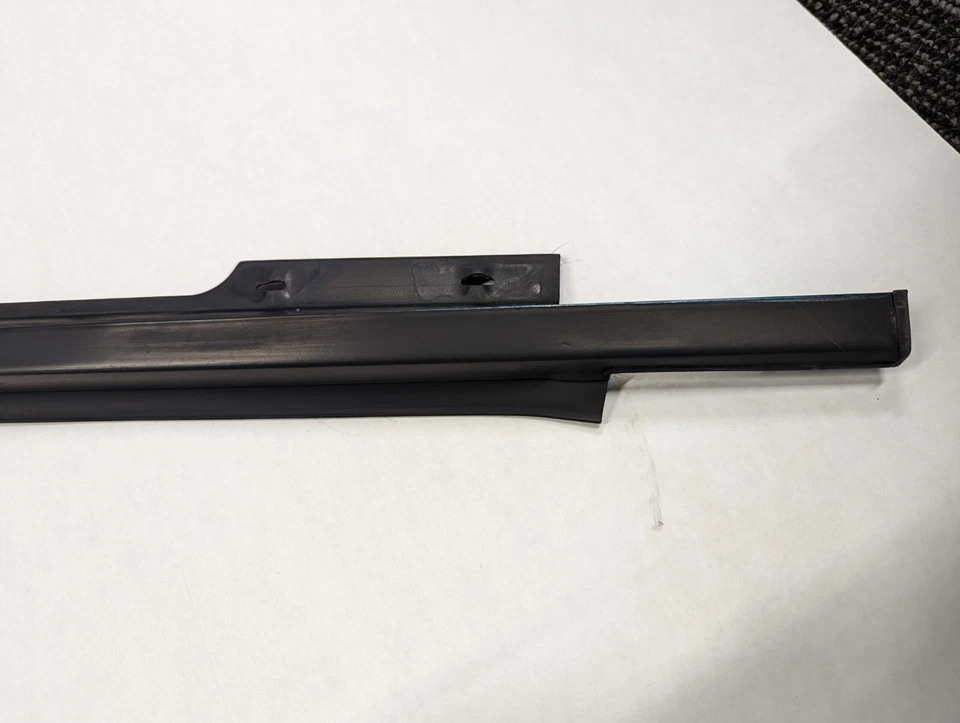 Dodge Shadow Plymouth Sundance 1992 93 94 sello de moldura de puerta 5303032 Foto 2 de 4