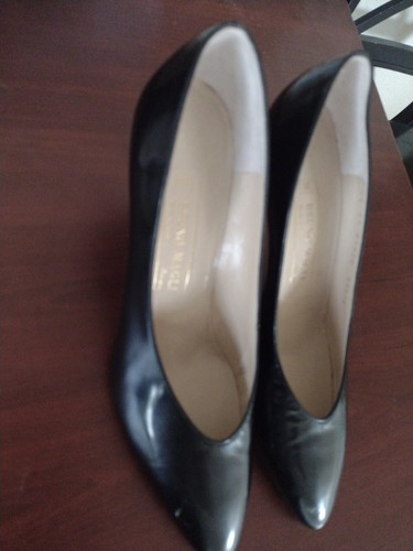 Bruno Magli 9.5 AA Black Pumps patent leather 3" heels Italy new - Picture 3 of 14