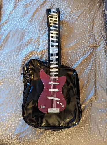 💥NEU SELTENE LIMITED EDITION "CHI" schwarz mit roter E-Gitarre Geldbörse/Tasche, cool!💥