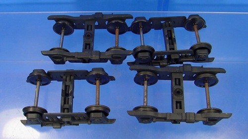 #32 O SCALE 2 PAIR AMERICAN LIGHTWEIGHT 4 WHEEL PASSENGER CAR TRUCKS - Picture 2 of 2