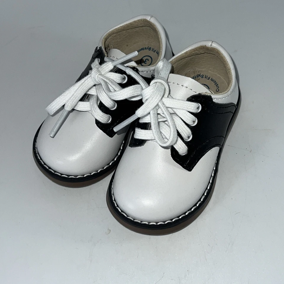 Zapatos de montar FootMates Cheer 3 anchos con cordones (bebé/niño pequeño/niño pequeño) cuero Foto 2 de 4