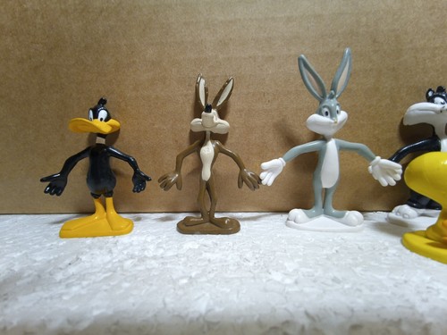 Looney Tunes PVC Figure Set 8pcs Bugs Bunny Daffy Duck Tweety Sylvester Taz - Picture 3 of 11