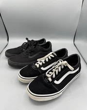 2 Pair Of Vans Old Skool  Black & Black/ White Size 5.5 Men’s