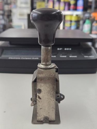Vintage Roberts Numbering Machine Co. Model 64 In Good Condition! - Picture 2 of 10
