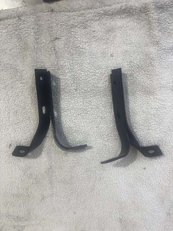 Suportes de para-choque traseiro Ford Falcon 1960–1963 - Imagem 2 de 4