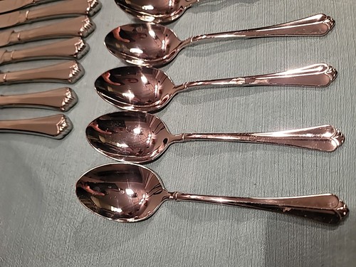 Oneida Juilliard Heirloom Glossy Silver Stainless Flatware 41 Pieces - Picture 11 of 23