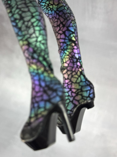 Shadow High Edizione Speciale Gemelli Gotici Naomi & Veronica Storm Rainbow High 0114 - Foto 7 di 7