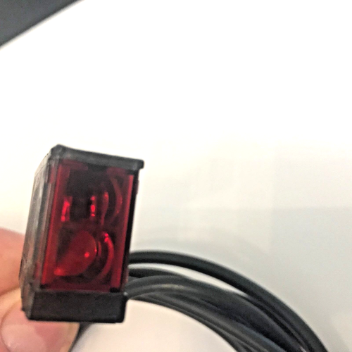 Omron E3S-AD31 Diffuse Photoelectric Sensor Block Sensor 200 mm range - Picture 5 of 5