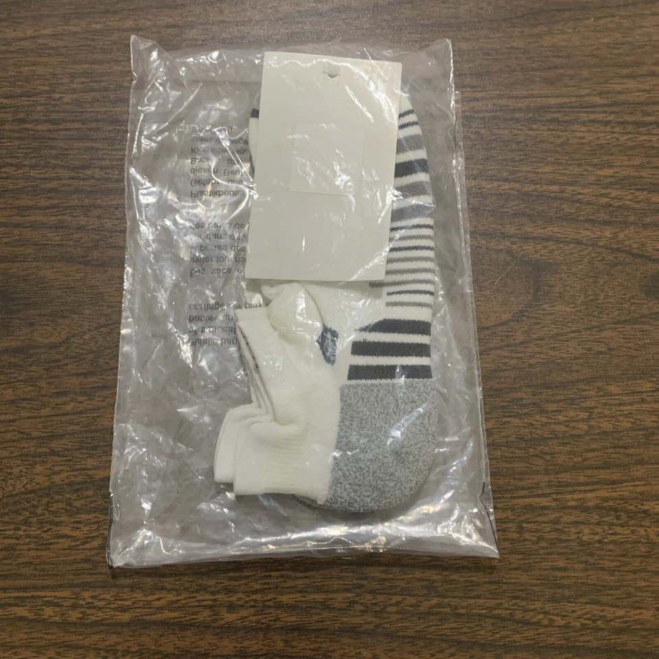 ASICS Women’s Hex Single Tab Socks Sz. M NEW White - Image 2 of 2