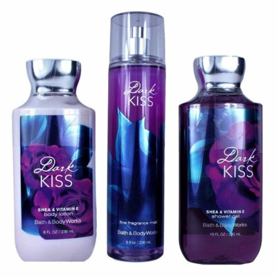 BATH&BODYWORKS (3セット) Bath & Body Works 3 Piece Gift Box Set - Japanese Cherry