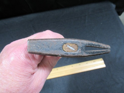 VINTAGE STANLEY 5 OZ TACK & UPHOLSTERY HAMMER MAGNITIZED #H304 - Picture 8 of 9