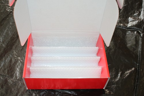 LIMA INTERCITY 125 SWALLOW COACHES STORAGE BOX IN RED for OO GAUGE - Picture 3 of 7