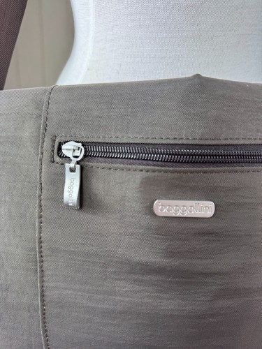 Neu ohne Etikett Unisex Baggallini groß Nachbarschaft braun Kuriertasche Arbeit Reisetasche - Bild 4 von 12