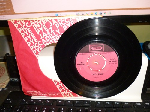 THE SORROWS, "TAKE A HEART " 7" VINYL-SINGLE. UK 1965. PICCADILLY ETIKETT. NM