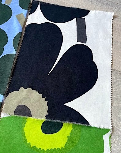 Tela Marimekko Unikko restos gris carbón negro verde raro retazos artesanales - Imagen 8 de 12