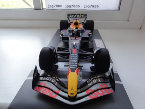 F1 Minichamps Max Verstappen Red Bull RB18 italiano 2022 vincitore braccio rialzato 1/18 - Foto 6 di 17