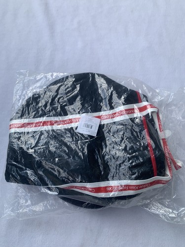 NWT Calvin Klein Fragrances Weekender Duffel Bag Suitcase 20x15 Black/Red - Picture 11 of 12