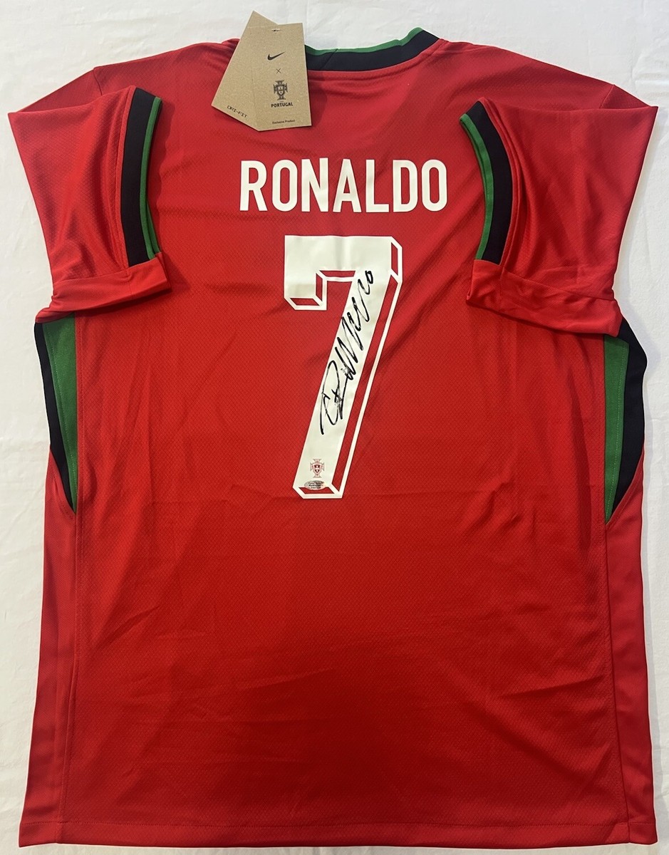 Cristiano Ronaldo サイン入りポルトガルジャージ Cristiano Ronaldo dos Santos Aveiro Signed Autographed Jersey TSA