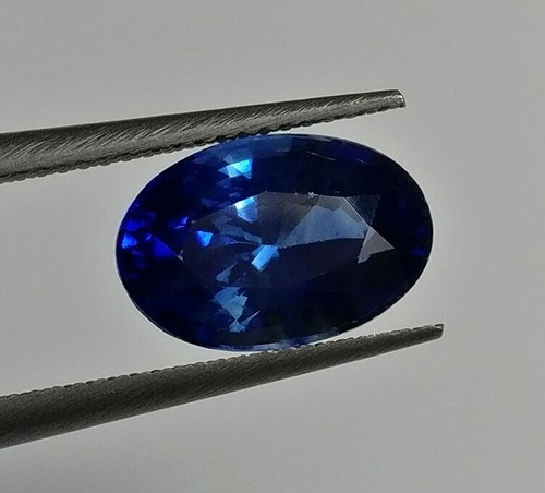 Hermosa colección azul real certificada de 1,62 quilates con zafiro azul de Srilanka