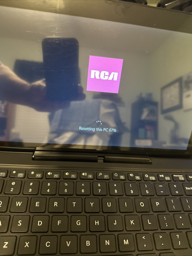 RCA Cambio 2-1 Windows 10 HD Display 11.6 Laptop Tablet 32GB Great Condition - Picture 10 of 12