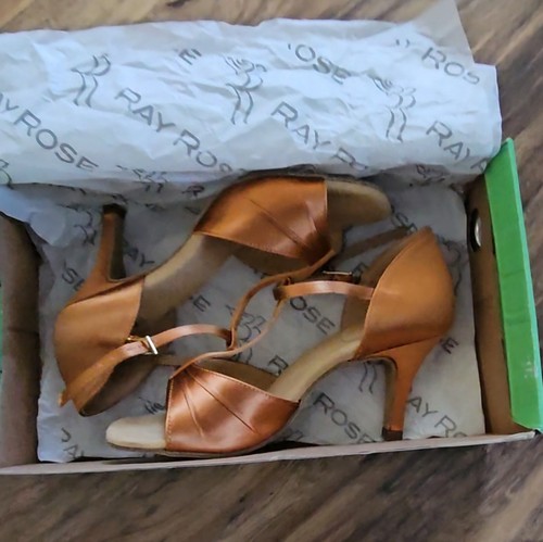 Ray Rose H814-X Frost UK 3.5 Medium Width/ Light Tan Satin/ 2.5" Straight Heel - Picture 3 of 3