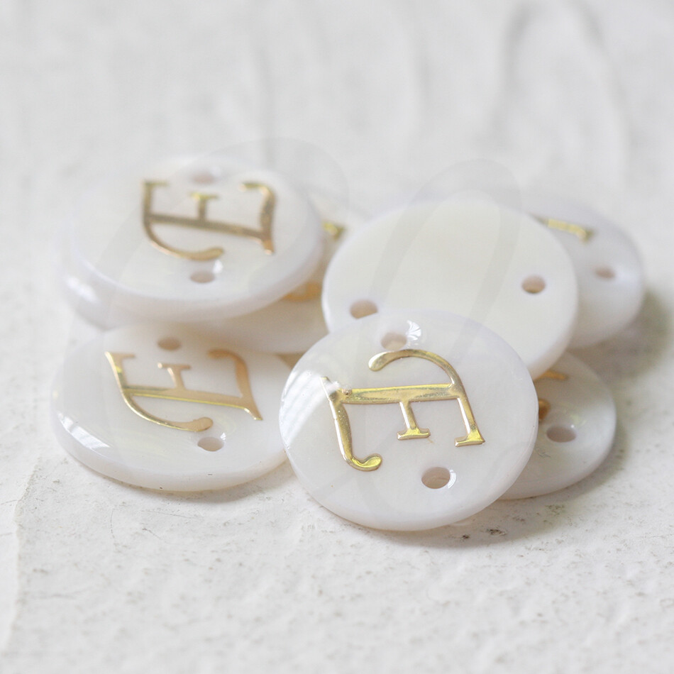Natural Shell Gold Alphabet With 2 Holes-Alphabet-Letter-Round-Link ...