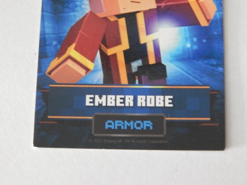 MINECRAFT DUNGEONS ARCADE EMBER ROBE ARMOR SERIES 2 #36/98 2022 XBOX CARD NEW - Picture 3 of 4